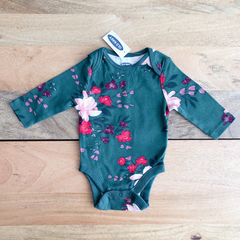 $2 Old Navy bodysuit 0-3m floral NWT BABY ONESIE